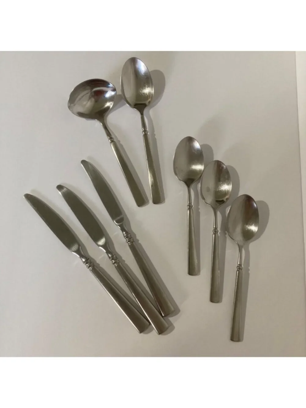 Oneida Easton Flatware Knives Spoons And Serving Utensils 8pc